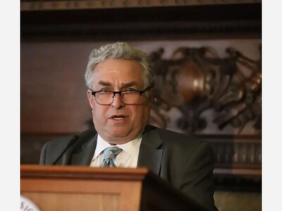 Curriculum swept up in literacy reform debate