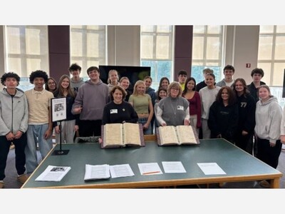 Mendon, Upton Compare 249-year-old Copies of Declaration of Independence