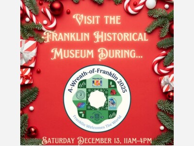 Miniatures and Mrs Claus During `A Wreath of Franklin' on Saturday