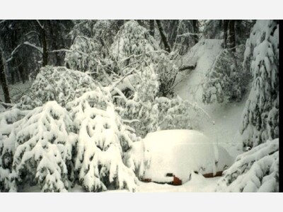 Blizzard leaves 290,000 in Massachusetts without power