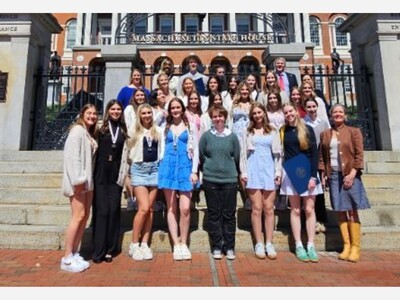 Medway Athletes Visit State House